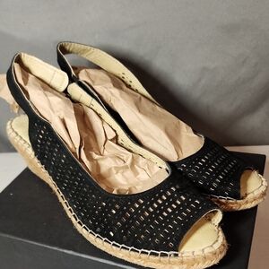 Elegant Black Peep-Toe Espadrilles